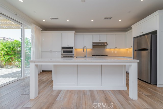 Detail Gallery Image 6 of 33 For 111 Omar, Irvine,  CA 92620 - 4 Beds | 3 Baths