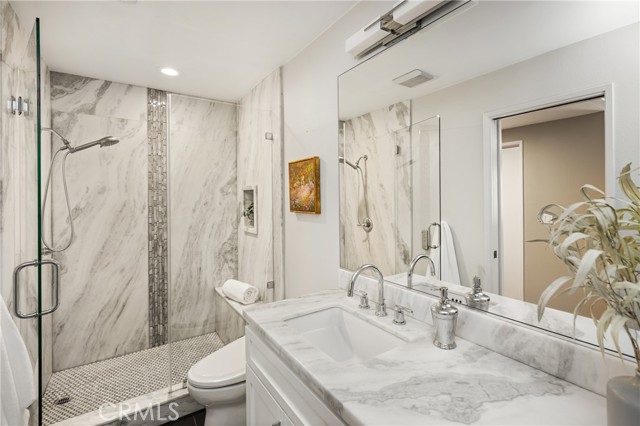 3600 E 4th Street, Long Beach CA: https://media.crmls.org/medias/d045af80-2927-4f9a-8466-d96fe7ebaec0.jpg