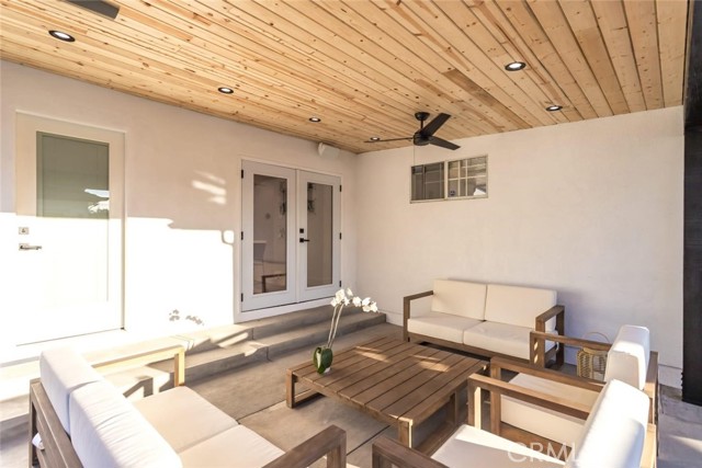 5519 Simpson Avenue, Valley Village CA: https://media.crmls.org/medias/d046050d-d5c6-43ad-9de7-c25ff6db3a00.jpg