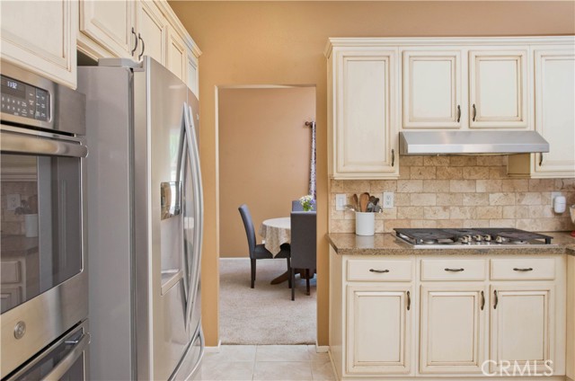 Detail Gallery Image 8 of 36 For 22447 Poplar St, Saugus,  CA 91390 - 4 Beds | 3 Baths