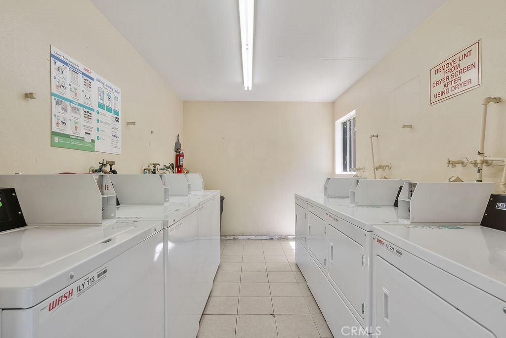 https://media.crmls.org/medias/d0472424-550b-47b9-87ef-501a80bd468e.jpg?preset=X-Large