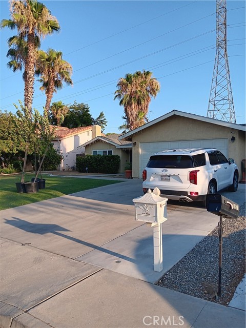 Detail Gallery Image 1 of 1 For 3817 Newcombe Ave, Bakersfield,  CA 93313 - 4 Beds | 2 Baths