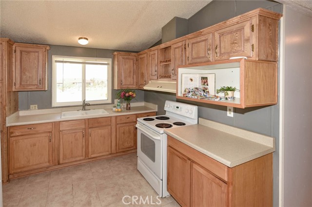 Detail Gallery Image 17 of 45 For 1732 Surrey Ave, Yucca Valley,  CA 92284 - 2 Beds | 2 Baths