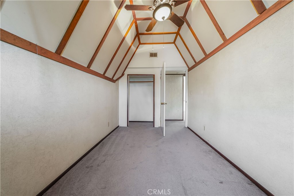 https://media.crmls.org/medias/d048a87a-0521-4d95-add4-88f9c114d2b0.jpg?preset=X-Large