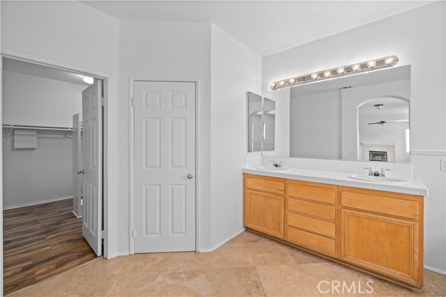 Detail Gallery Image 16 of 29 For 39221 Chantilly Ln, Palmdale,  CA 93551 - 5 Beds | 4 Baths