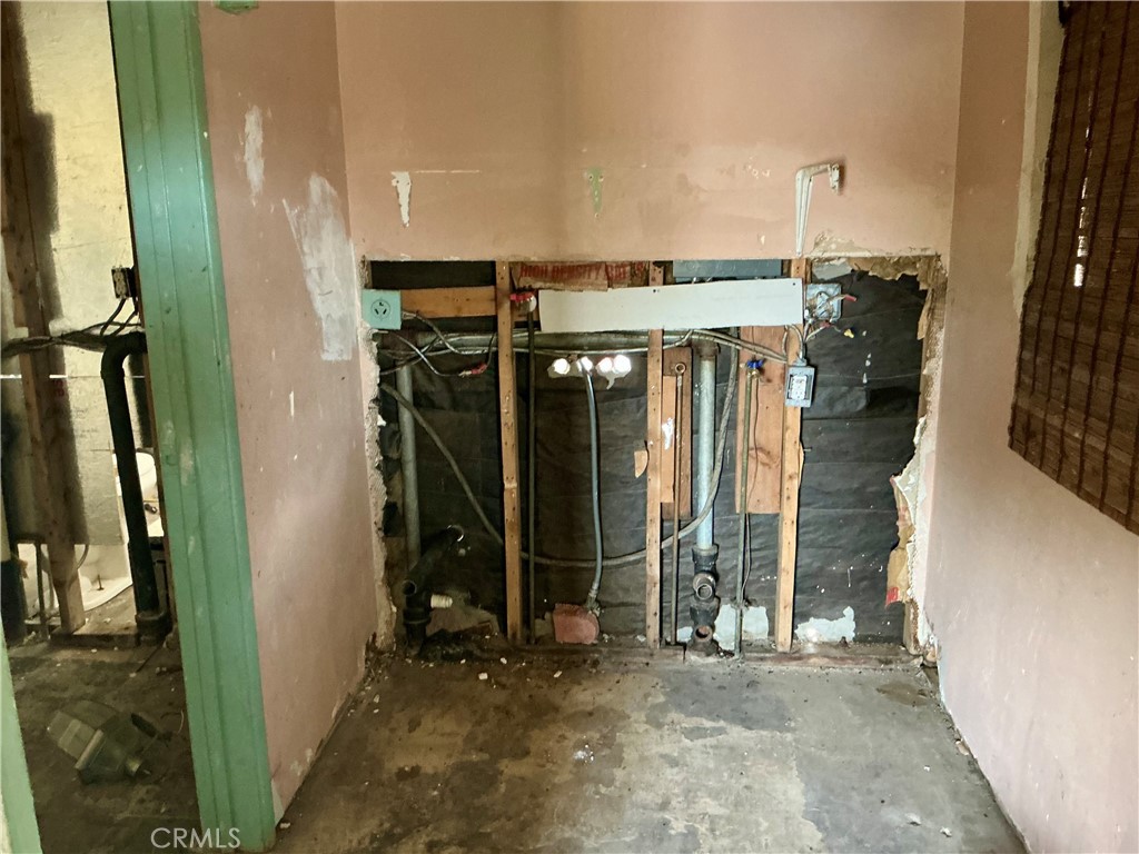 https://media.crmls.org/medias/d04a7796-a3f4-4487-900a-fa7d9a0699ae.jpg?preset=X-Large