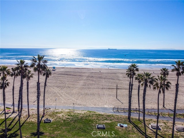 221 10th Street, Huntington Beach CA: https://media.crmls.org/medias/d04a8bfa-d309-49b3-bce9-45b050c5f6cf.jpg