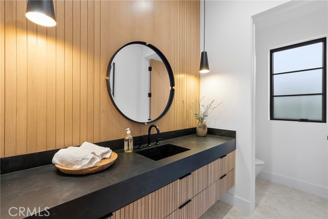 Detail Gallery Image 15 of 44 For 13602 Morrison St, Sherman Oaks,  CA 91423 - 6 Beds | 6/1 Baths