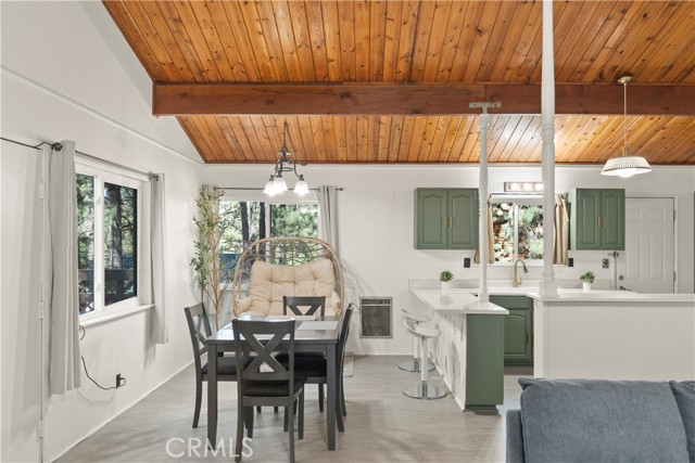1628 Freeman Dr, Pine Mountain Club CA: https://media.crmls.org/medias/d04b2eb6-c3cc-4870-9dfe-620f8f1e0912.jpg