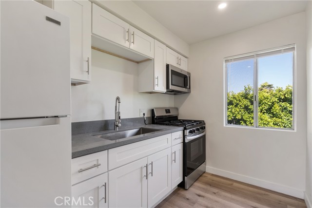 475 E Foothill Boulevard, Pomona CA: https://media.crmls.org/medias/d04b4ffa-1b3c-46a7-b08c-28cd93ce8f8b.jpg