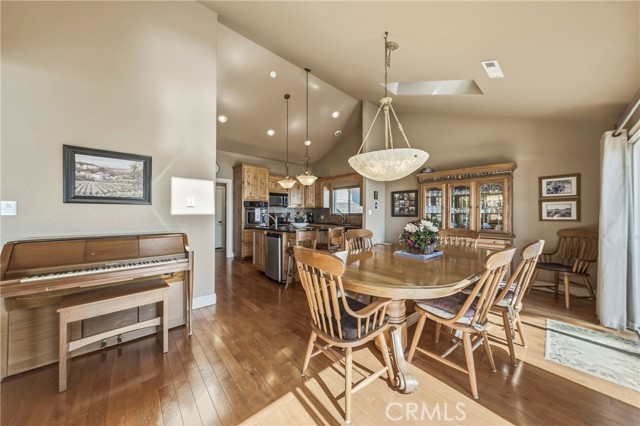 3790 Lakeshore Boulevard, Lakeport CA: https://media.crmls.org/medias/d04b5522-74be-4005-9873-d93c663d7c52.jpg