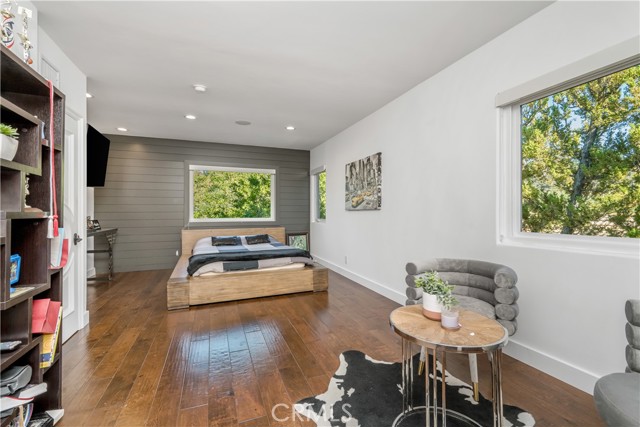 Detail Gallery Image 12 of 22 For 3677 Eddingham Ave, Calabasas,  CA 91302 - 6 Beds | 6/1 Baths