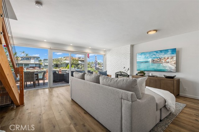 Detail Gallery Image 13 of 43 For 3810 Channel Pl, Newport Beach,  CA 92663 - 3 Beds | 2/1 Baths