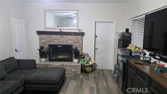 Detail Gallery Image 5 of 32 For 5793 Osbun, San Bernardino,  CA 92404 - 3 Beds | 3 Baths