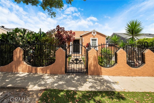 3 Bed Home for Sale in Hawthorne, California
