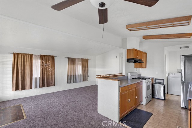 Detail Gallery Image 14 of 27 For 16473 Green Tree Bld, Victorville,  CA 92395 - 2 Beds | 2 Baths