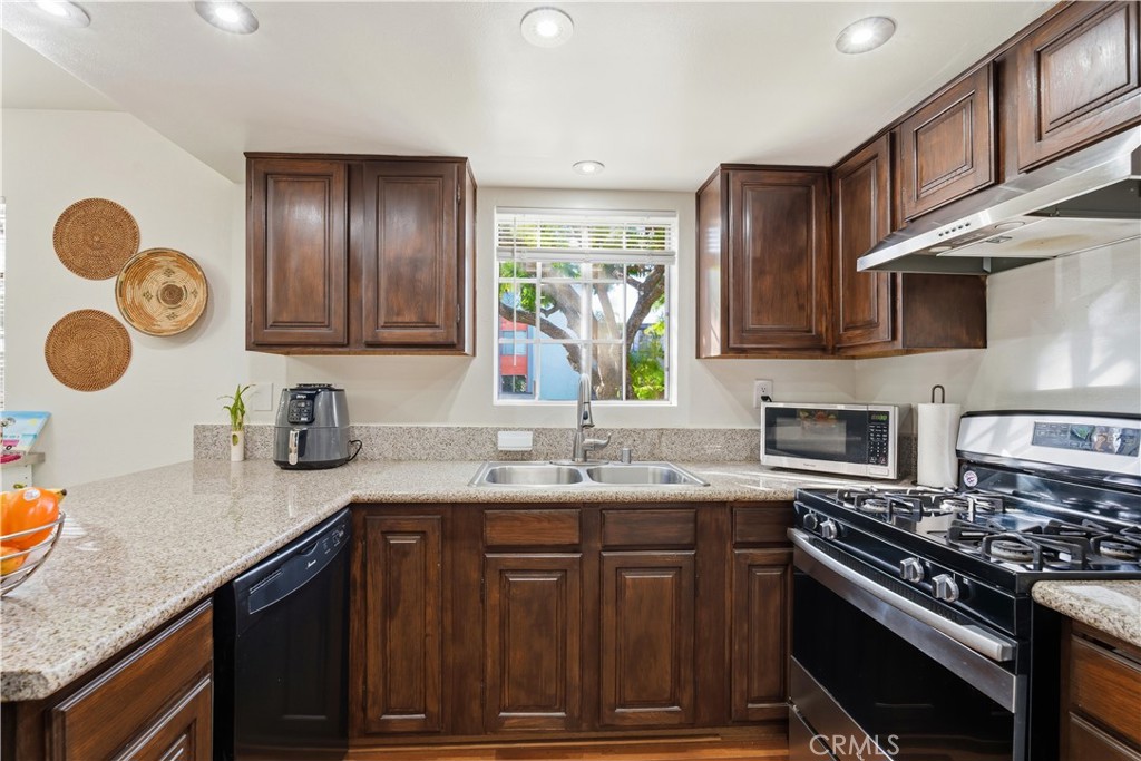 MLS #DW25259521 image #6