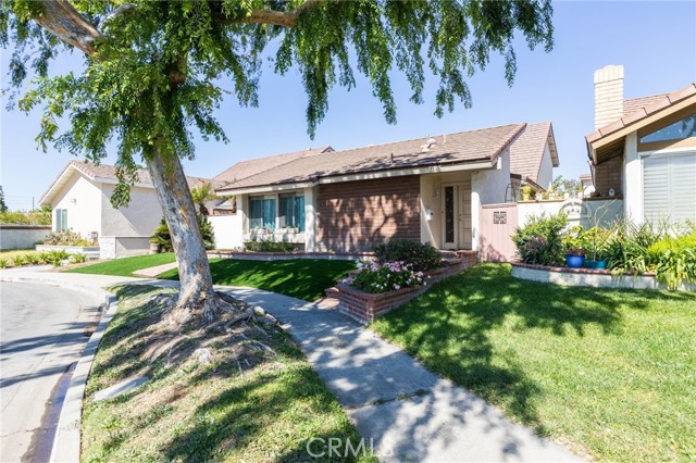 2151 Sweetbriar Rd, Tustin, CA 92780