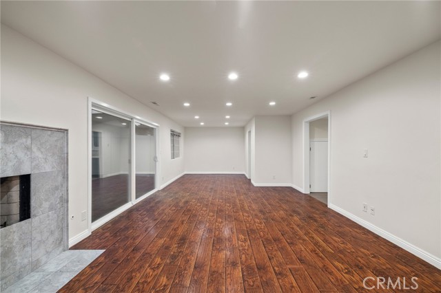 Detail Gallery Image 13 of 52 For 12759 Elkwood St, North Hollywood,  CA 91605 - 4 Beds | 3 Baths