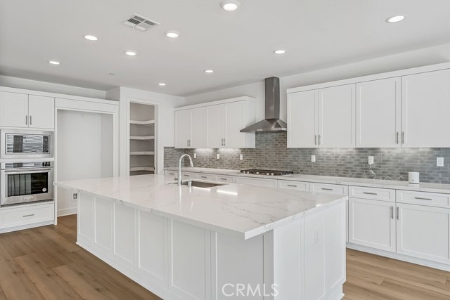 Detail Gallery Image 9 of 58 For 1626 Corte Medialuna, Chula Vista,  CA 91913 - 5 Beds | 4/1 Baths