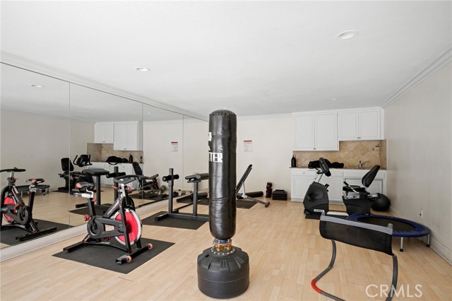 Detail Gallery Image 19 of 20 For 7045 Woodley Ave #212,  Van Nuys,  CA 91406 - 2 Beds | 2 Baths