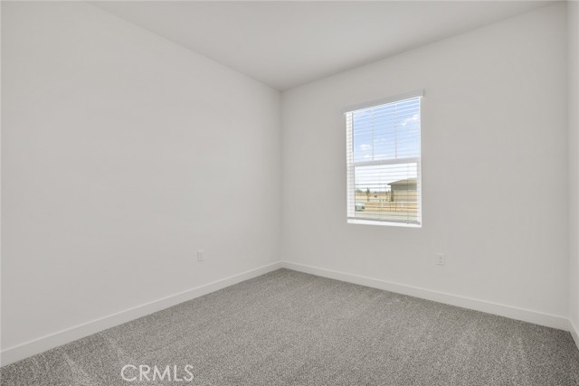 Detail Gallery Image 5 of 7 For 14896 Desert Lily Ct, Apple Valley,  CA 92307 - 3 Beds | 2 Baths