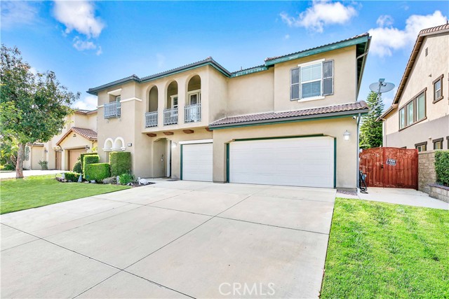 13744 Star Ruby Avenue, Eastvale CA: https://media.crmls.org/medias/d04fc7f9-1ed5-4290-ba38-1d81965cc936.jpg