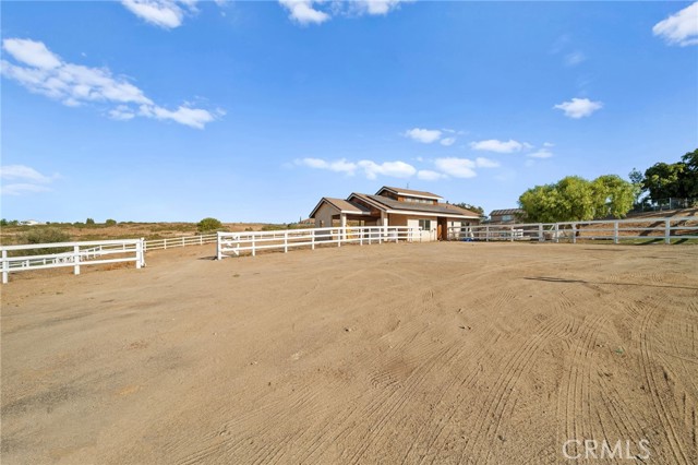 Detail Gallery Image 4 of 75 For 38901 Avenida Arriba, Temecula,  CA 92592 - 6 Beds | 5/1 Baths