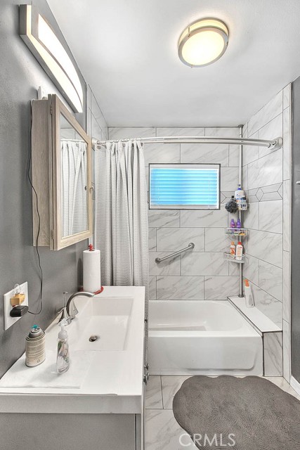 Detail Gallery Image 22 of 44 For 355 E Century Bld, Los Angeles,  CA 90003 - 2 Beds | 1 Baths