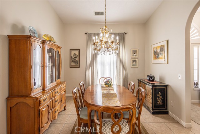 Detail Gallery Image 14 of 75 For 11123 Hickory Ave, Hesperia,  CA 92345 - 4 Beds | 2/1 Baths