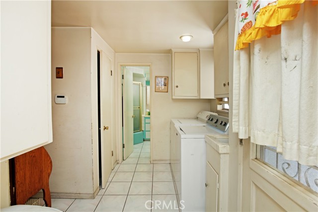 laundry room
