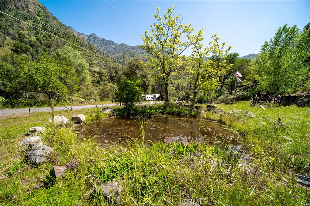 https://media.crmls.org/medias/d0510bcd-2b63-42f2-819c-cf35a0381e9f.jpg?preset=X-Large