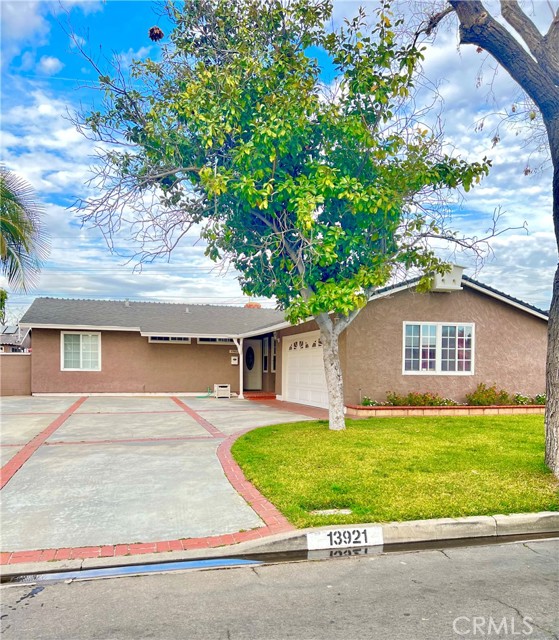 13921 Dancer St, La Puente, CA 91746