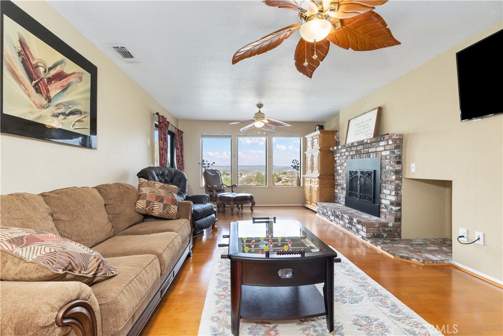 940 Walnut Drive