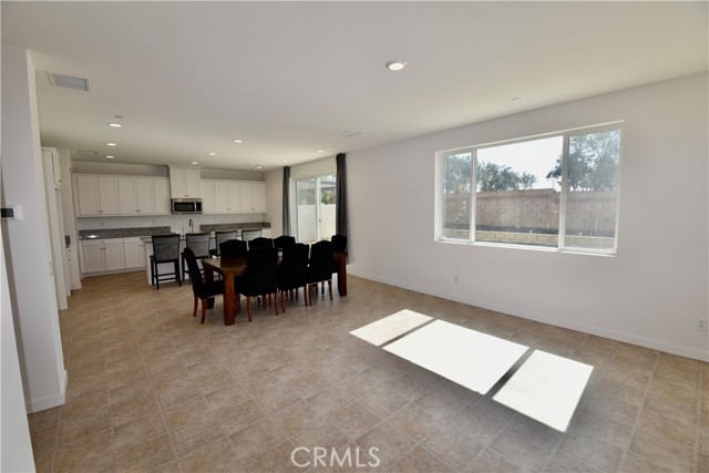 Detail Gallery Image 11 of 33 For 36913 Arezzo Ct, Beaumont,  CA 92223 - 4 Beds | 2/1 Baths