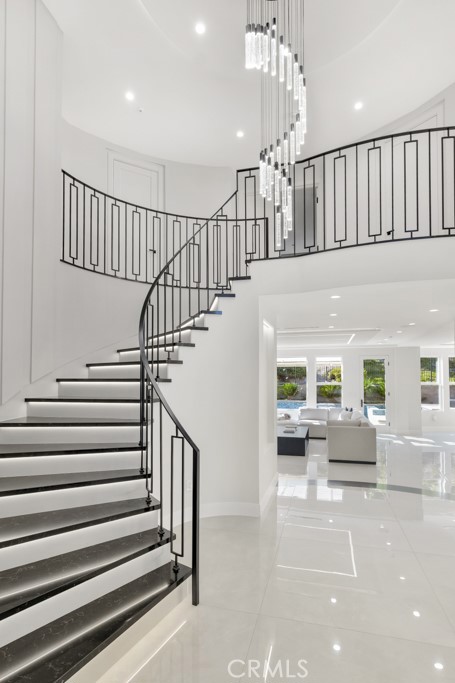 Detail Gallery Image 14 of 75 For 20151 via Medici, Porter Ranch,  CA 91326 - 5 Beds | 5 Baths