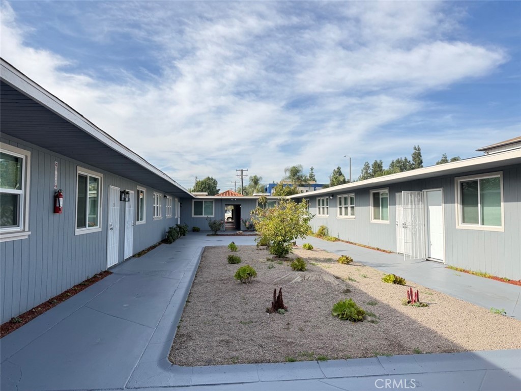 10538 Paramount Boulevard #12