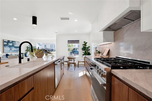 Detail Gallery Image 11 of 40 For 8121 Chase, Los Angeles,  CA 90045 - 4 Beds | 3 Baths