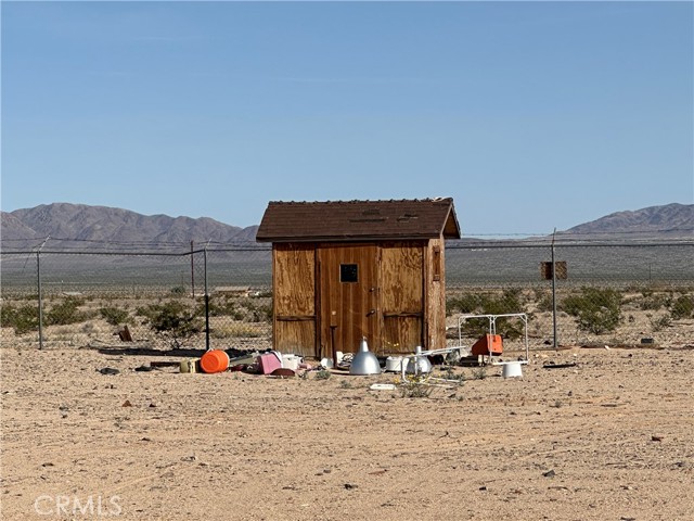 Detail Gallery Image 10 of 12 For 80728 Brown Rd, Twentynine Palms,  CA 92277 - 3 Beds | 1 Baths