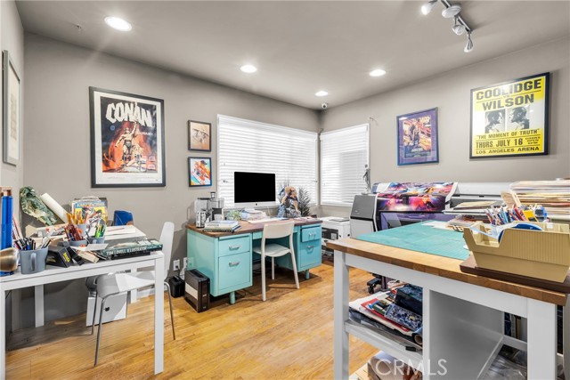 Detail Gallery Image 21 of 29 For 5425 Halbrent, Sherman Oaks,  CA 91411 - 3 Beds | 2 Baths