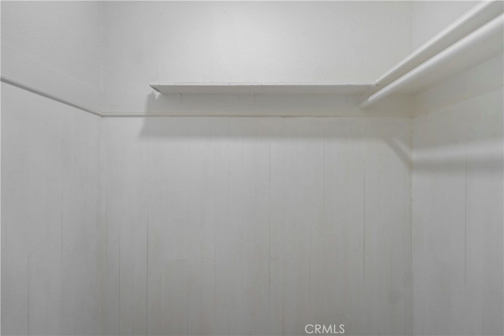 https://media.crmls.org/medias/d0572c92-abd5-4f5f-a04c-7a39aeb9051d.jpg?preset=X-Large