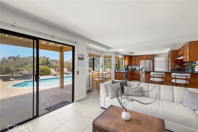 22074 Cedardale Drive, Diamond Bar CA: https://media.crmls.org/medias/d05949b9-ec19-42b6-ad25-ba480533b07f.jpg