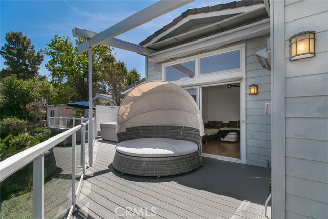 1130 Mohawk, Topanga CA: https://media.crmls.org/medias/d059e396-49ff-4fa3-b363-21d7a274ec61.jpg