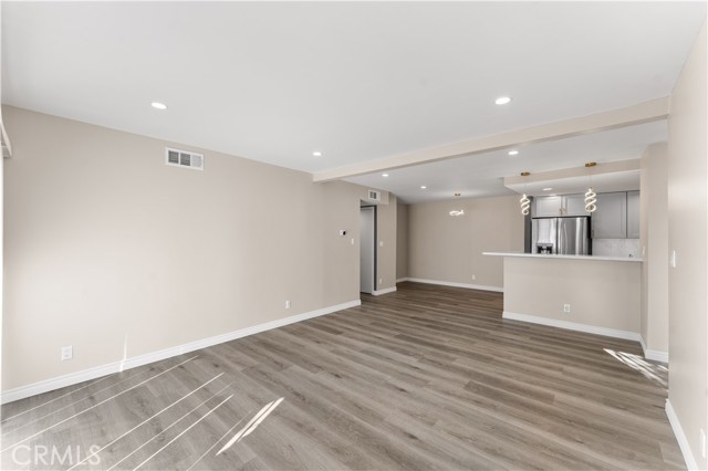 Detail Gallery Image 19 of 48 For 15511 Sherman Way #1,  Van Nuys,  CA 91406 - 2 Beds | 2 Baths