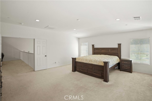 3223 W Avenue J7, Lancaster CA: https://media.crmls.org/medias/d05b4e21-4edc-496a-9594-21a151092153.jpg