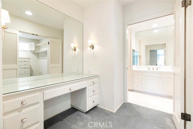 1558 Hillcrest Avenue, Glendale CA: https://media.crmls.org/medias/d05b5438-931b-411c-83cd-4ef80a26bd02.jpg