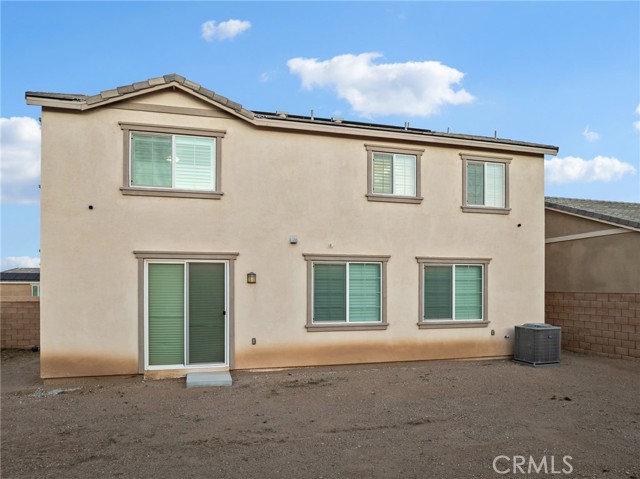 Detail Gallery Image 8 of 44 For 11254 Fisherman, Victorville,  CA 92392 - 5 Beds | 3 Baths