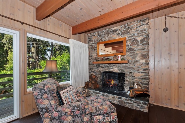 Detail Gallery Image 7 of 49 For 225 Fremont Rd, Lake Arrowhead,  CA 92352 - 3 Beds | 2 Baths