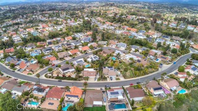 26752 Magdalena Lane, Mission Viejo CA: https://media.crmls.org/medias/d05c78d7-aba0-4e0b-bcb6-5f7409e619f3.jpg