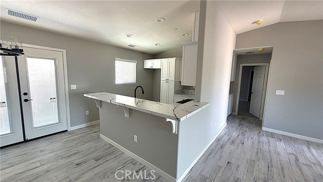 21109 Sioux Road, Apple Valley CA: https://media.crmls.org/medias/d05c8840-547a-4074-8aa7-f4bf6368bd1b.jpg